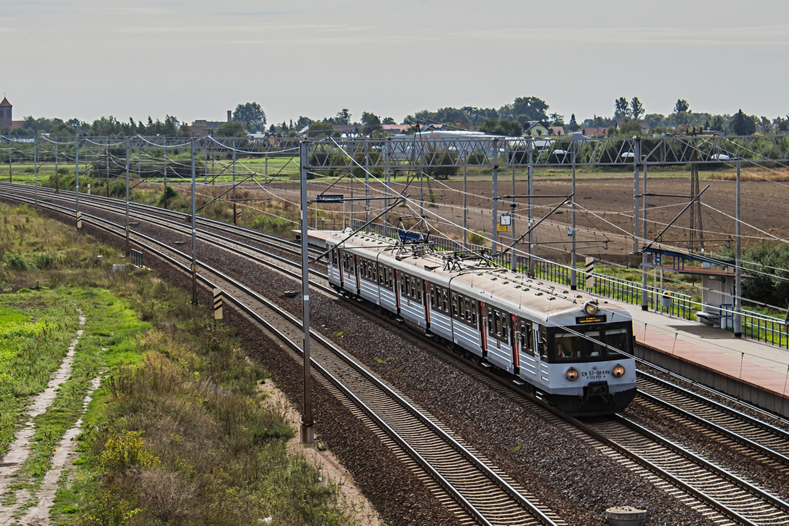 EN57 989 Skowarcz (2019.09.15).