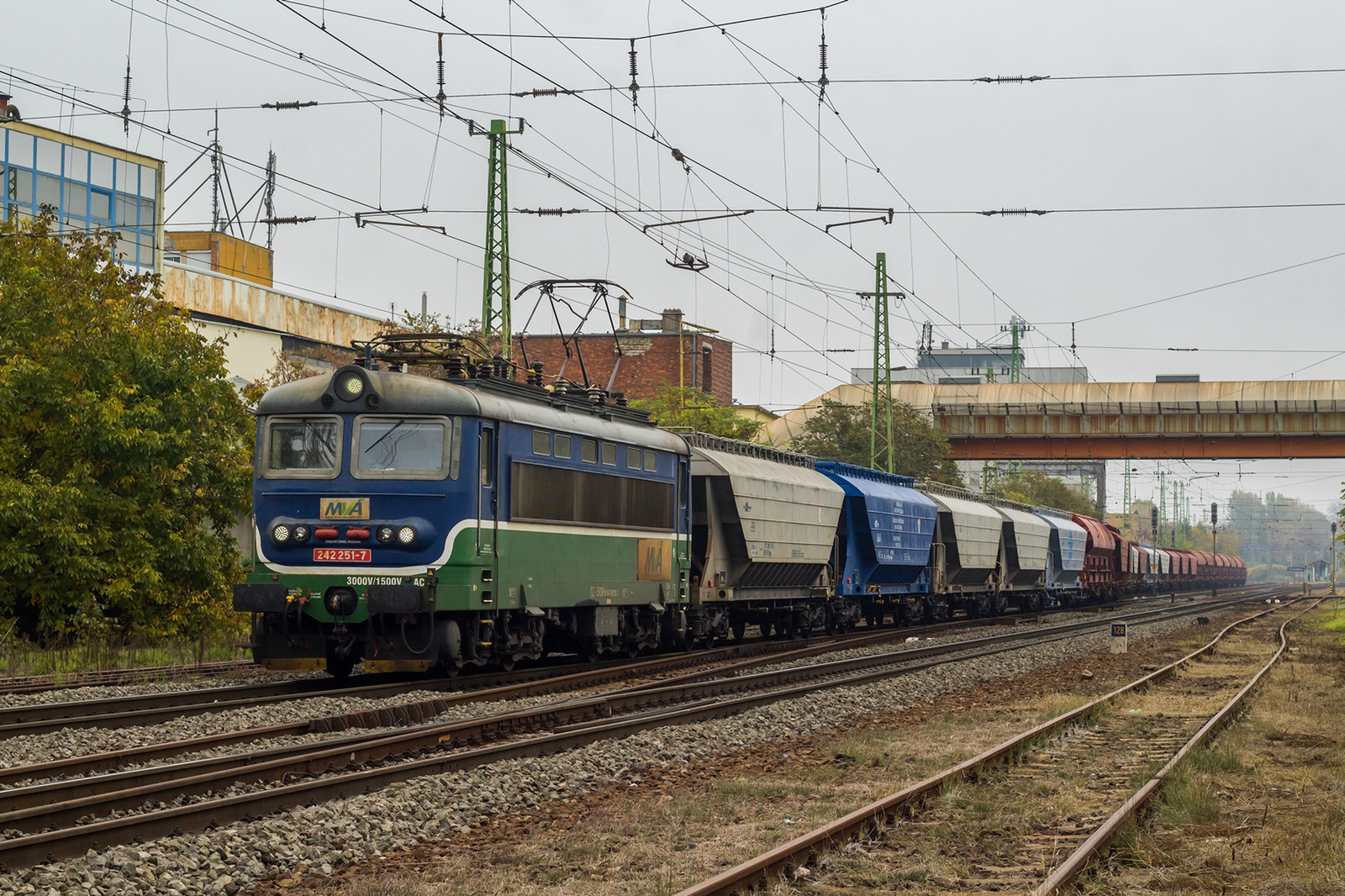 242 251 Pestszentlőrinc (2022.10.27).01