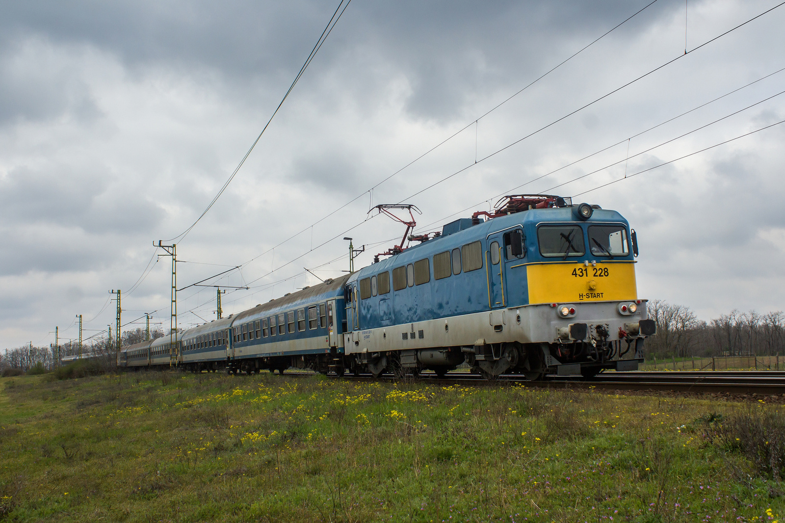 431 228 Pilis (2023.04.09).