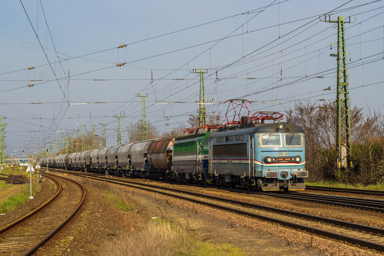 242 256+240 134 Szajol (2023.04.10)