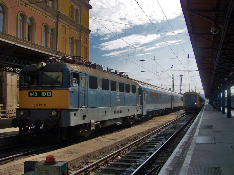 V43 - 1013 BP Keleti (2009.08.18)