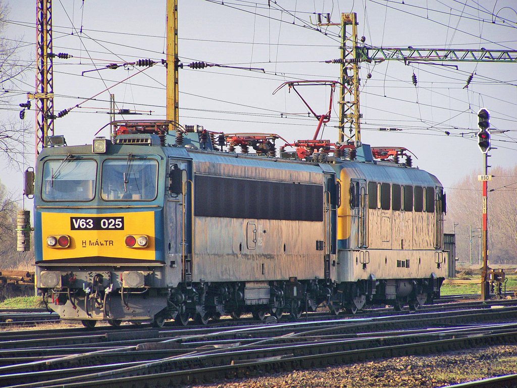 V63 - 025 + V43 - 3170 Dombóvár (2010.03.25)