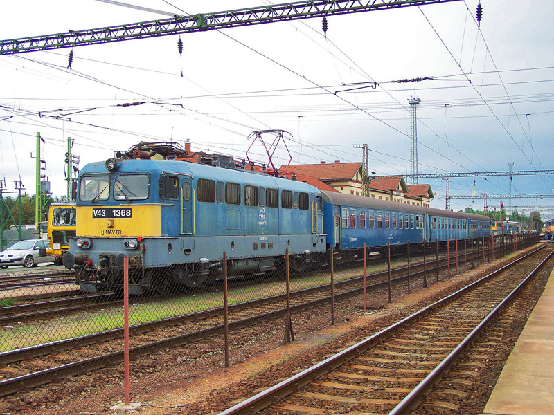 V43 - 1368 Dombóvár (2010.09.16)04