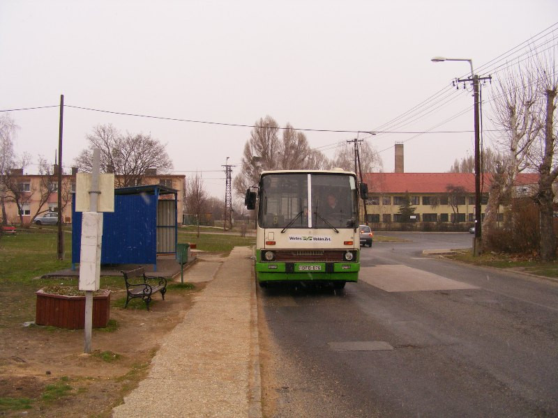 Indul a 9-es a buszállomás felé