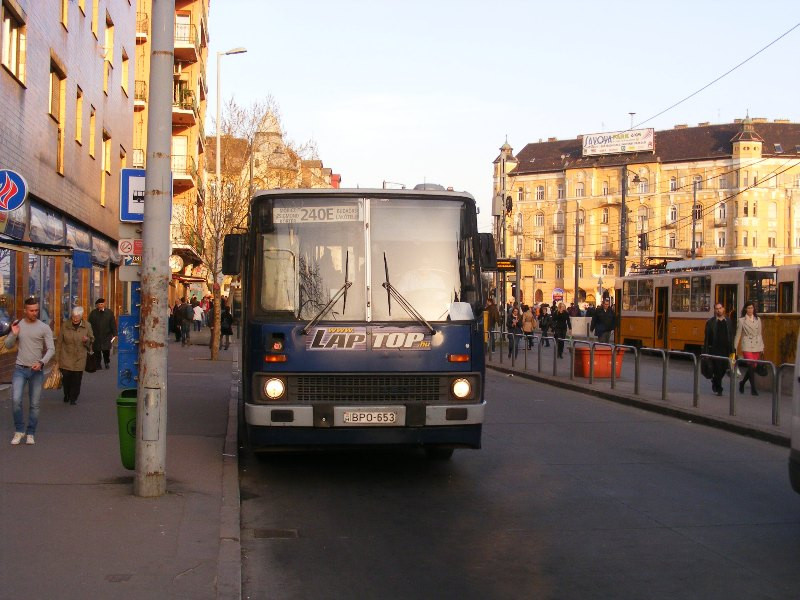 240E csak úgy