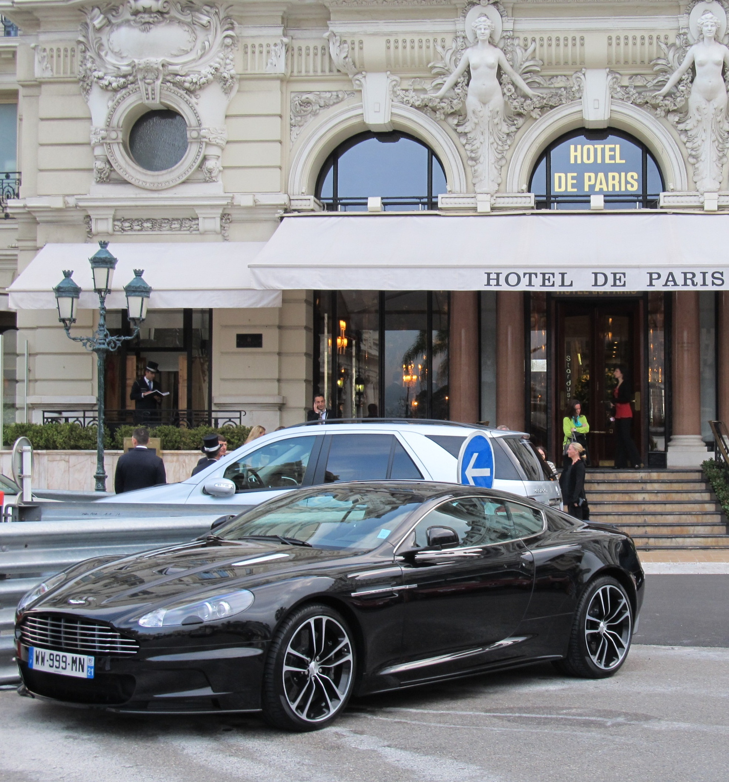 Aston Martin DBS