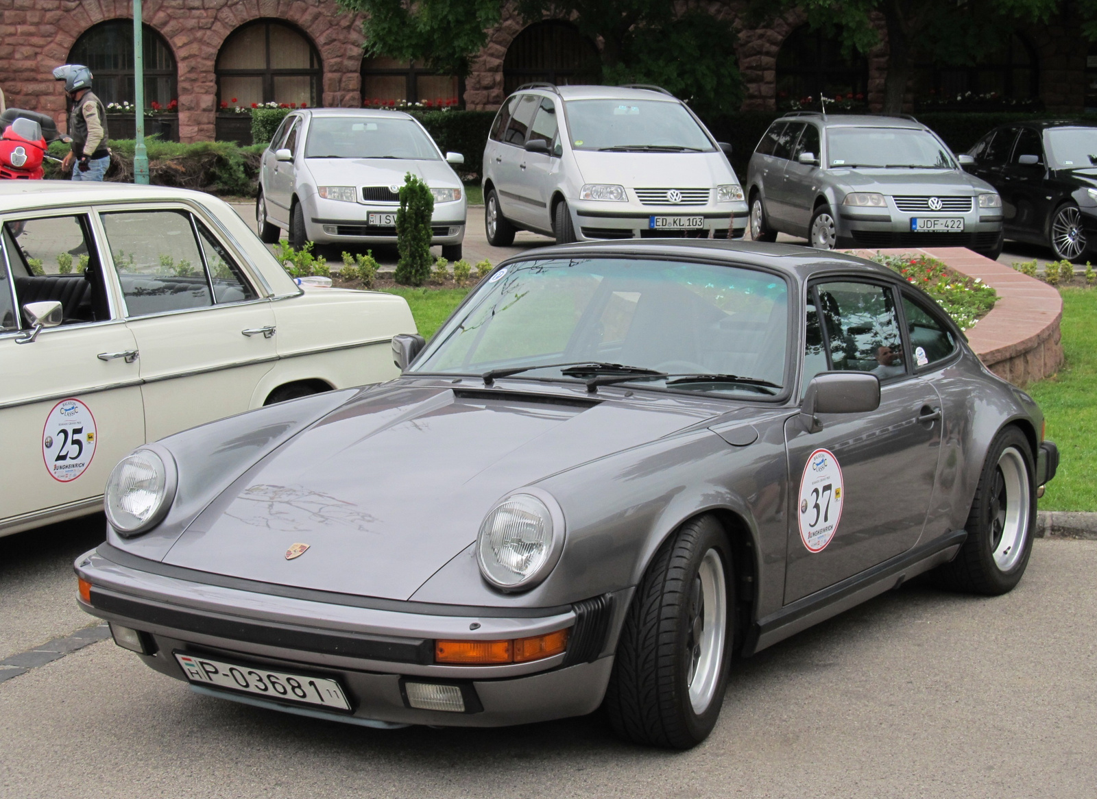 Porsche 911 Carrera