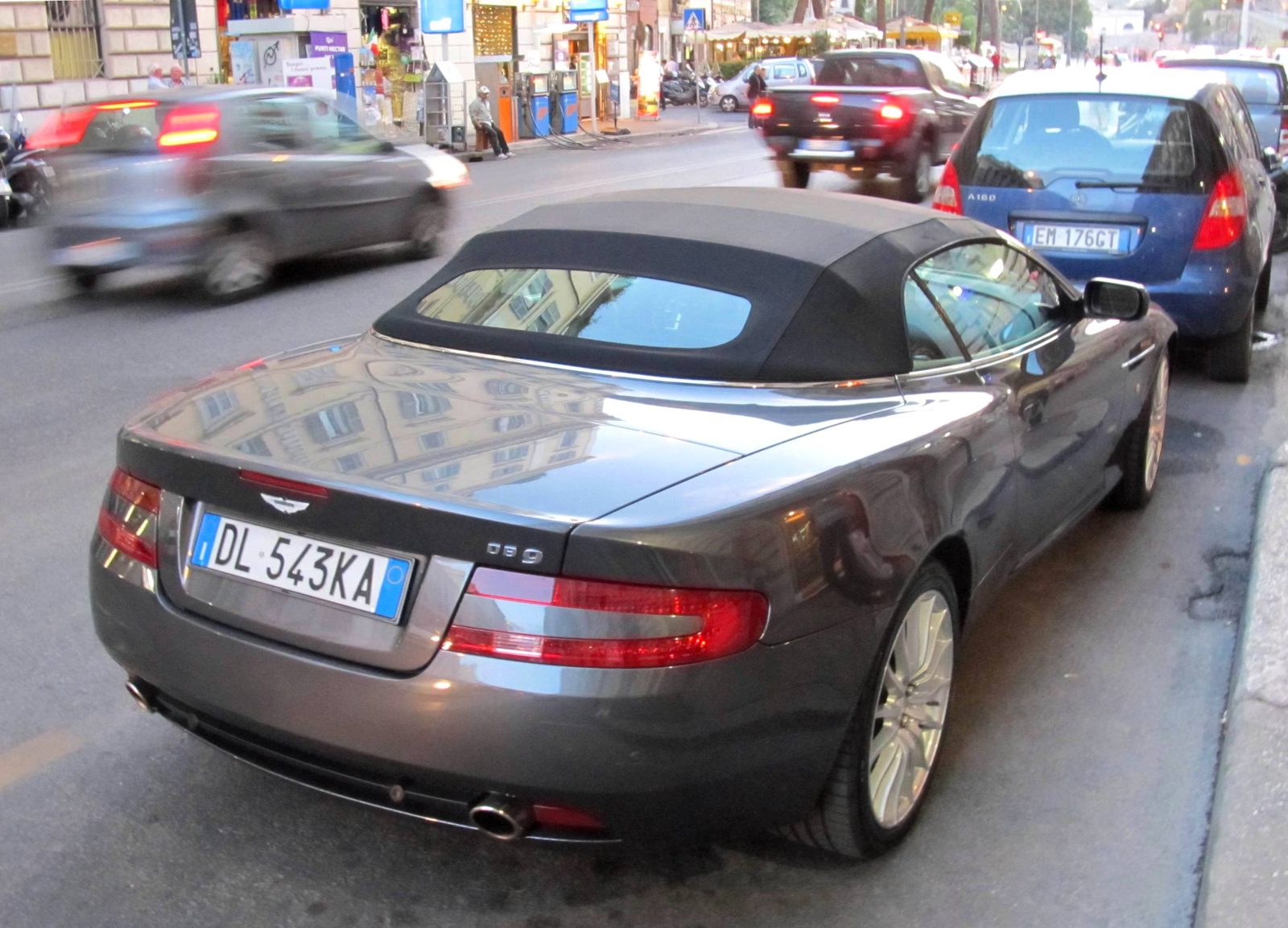 Aston Martin DB9 Volante