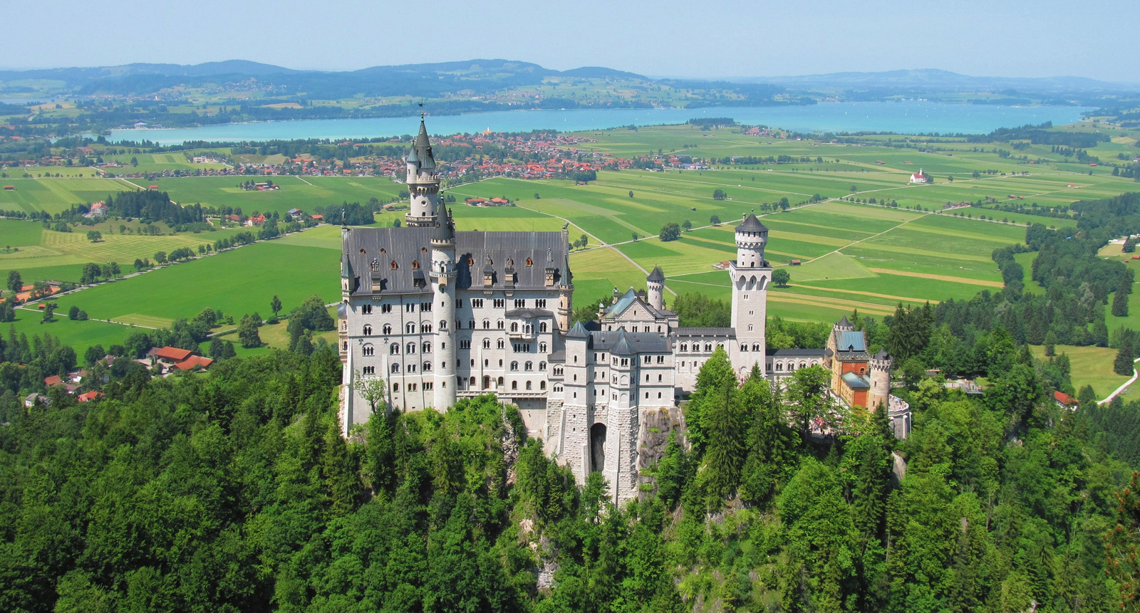 Neuschwanstein és a Forggensee