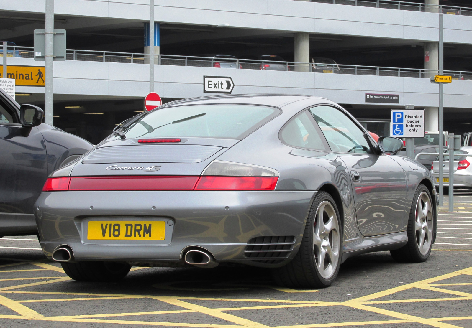 Porsche 911 Carrera 4S