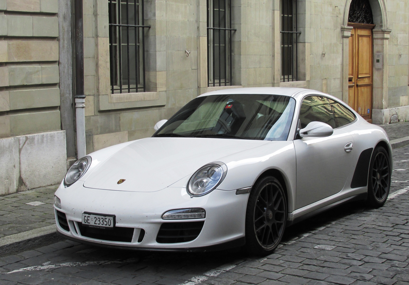 Porsche 911 Carrera 4 GTS