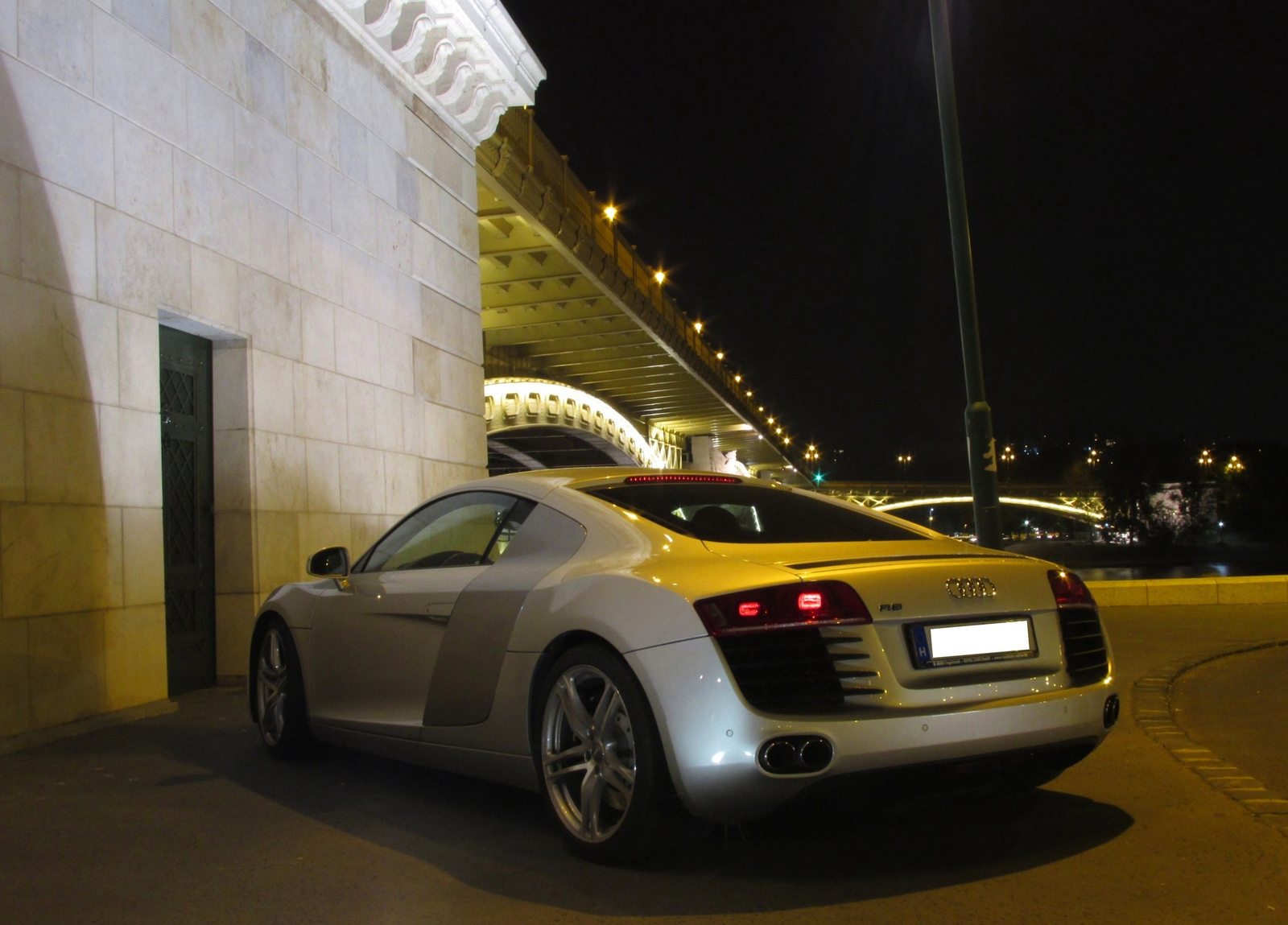 Audi R8