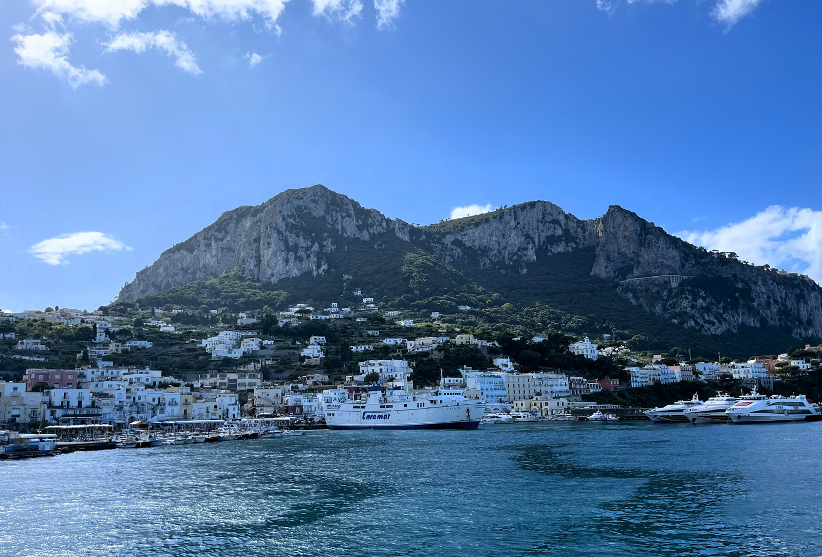 Capri a tengerről