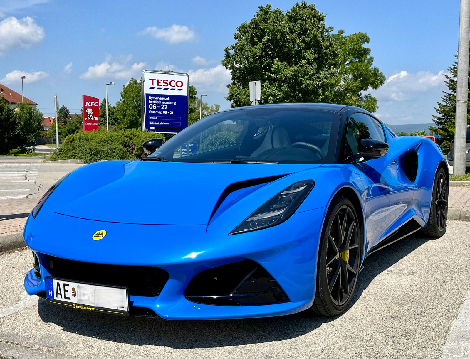 Lotus Emira