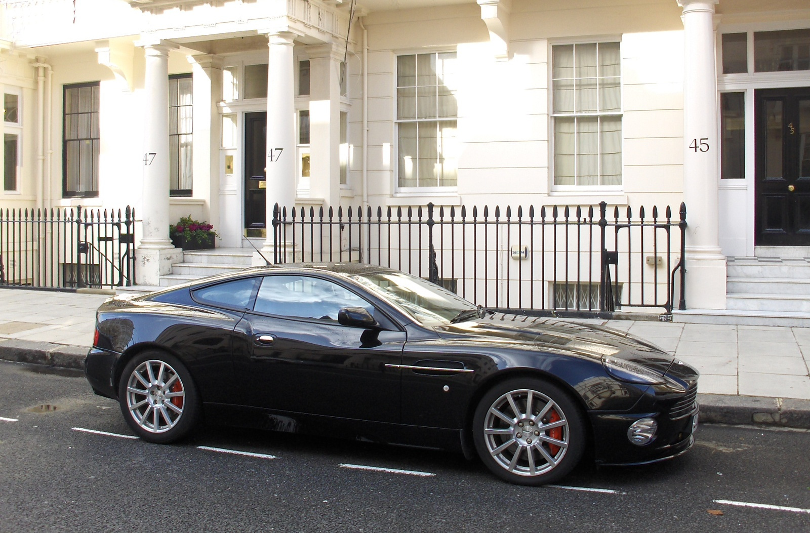 Aston Martin Vanquish S