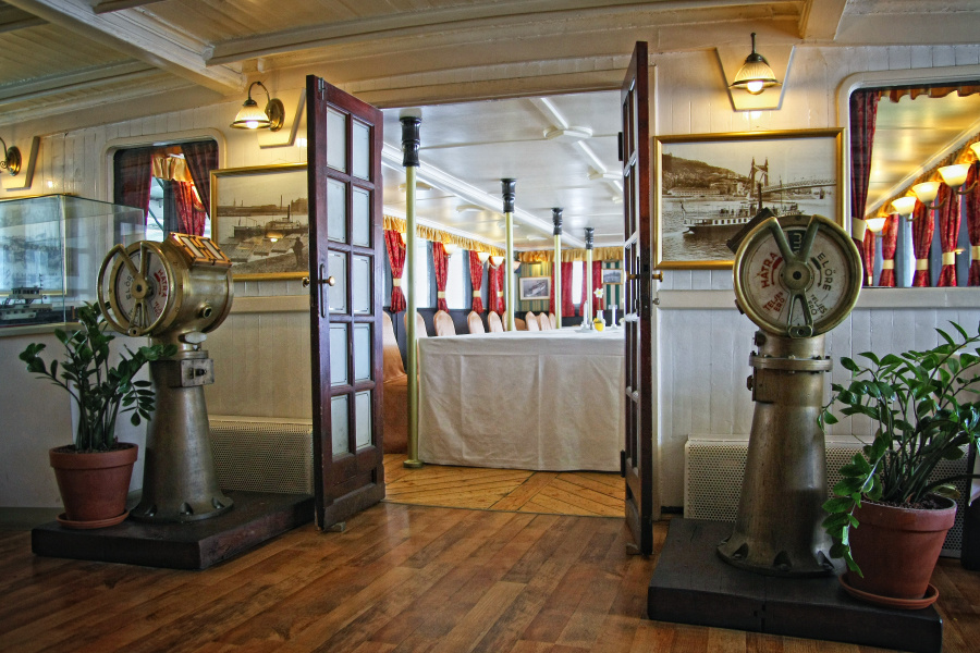 BP100 - Kossuth Múzeumhajó