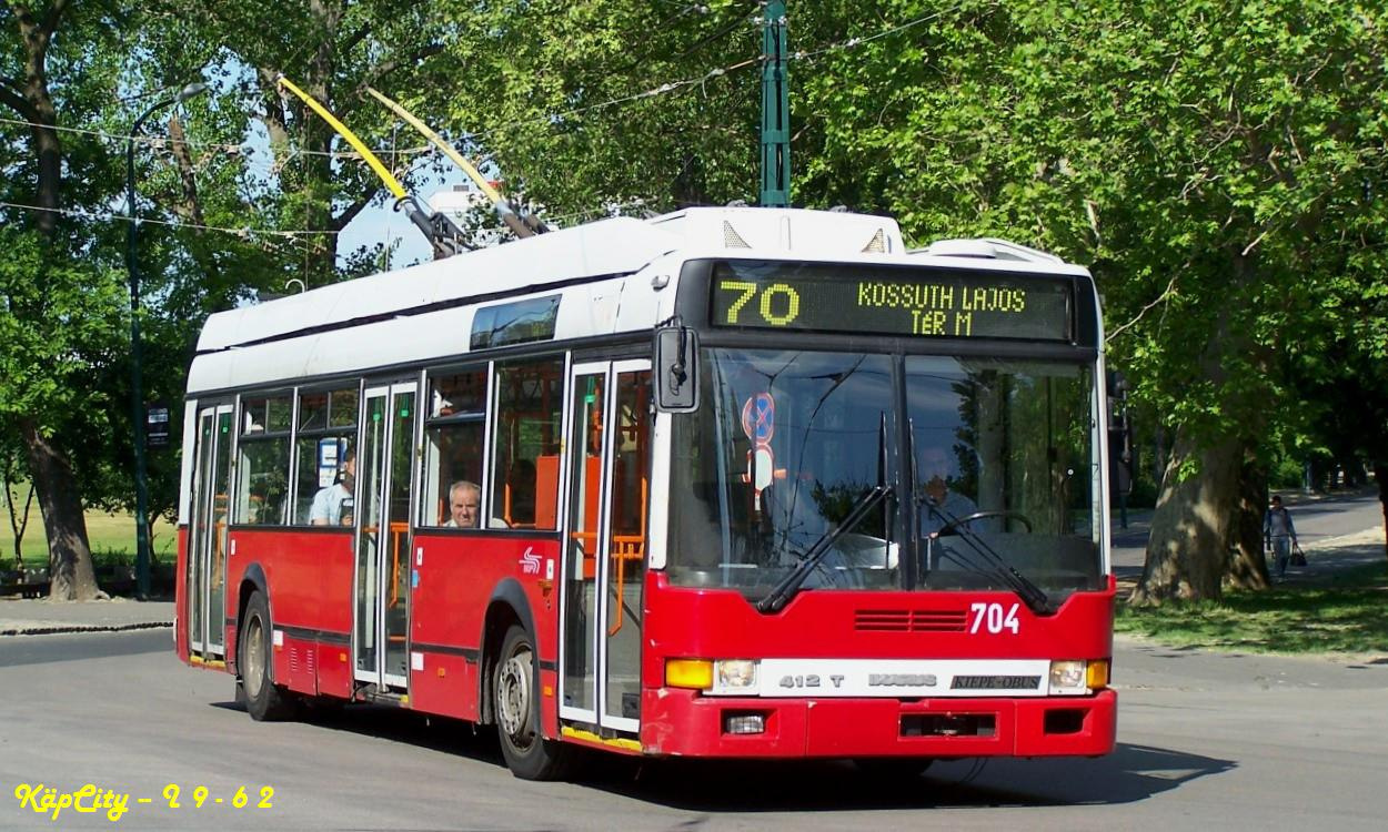 704 - 70 (Dvorzsák sétány)