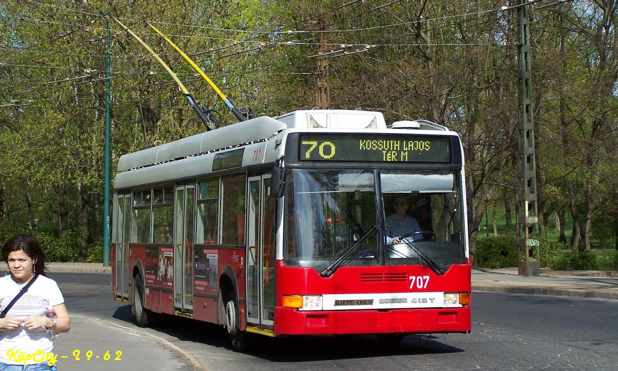 707 - 70 (Dvorzsák sétány)