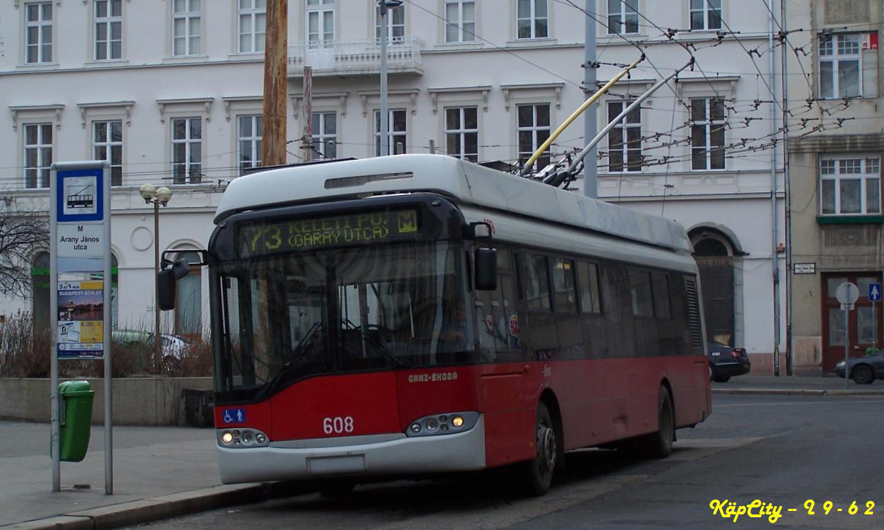 608 - 73 (Arany János utca)