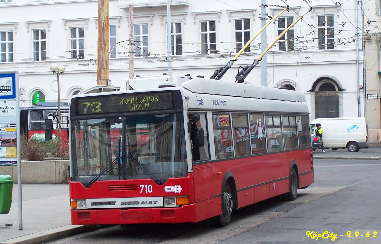 710 - 73 (Arany János utca)