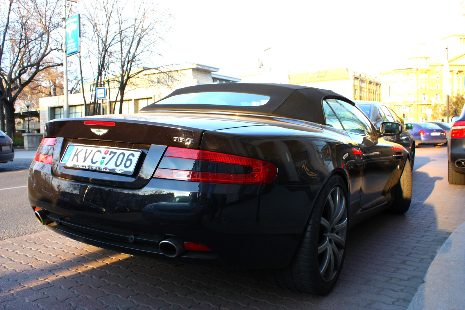 Aston Martin DB9 Volante