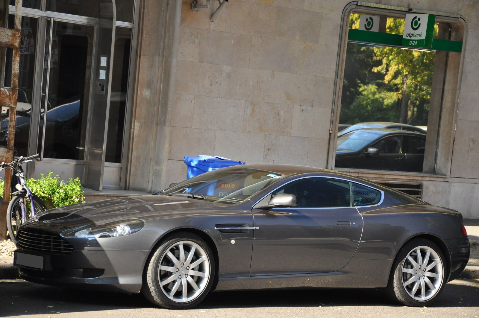 Aston Martin DB9 098