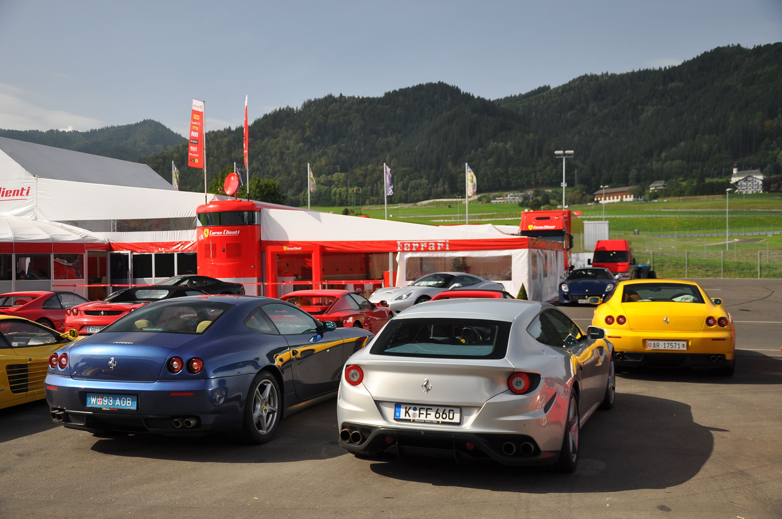 Ferrari FF - 612 - 612