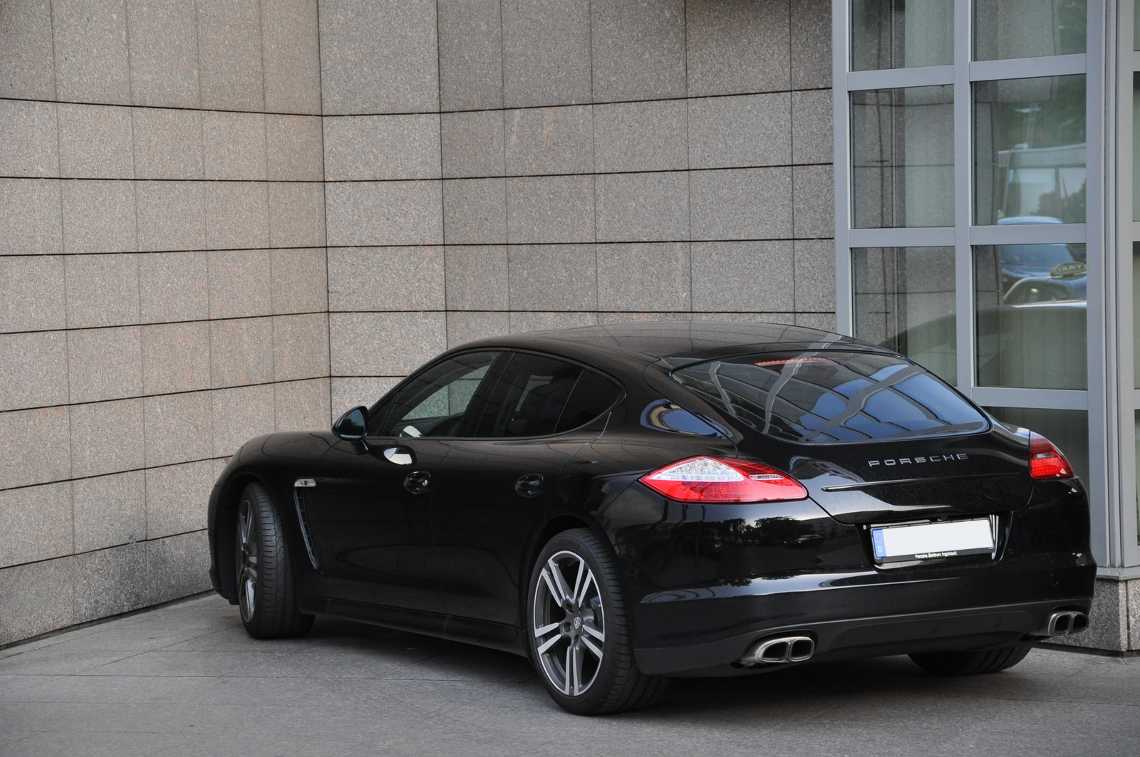 Porsche Panamera 112