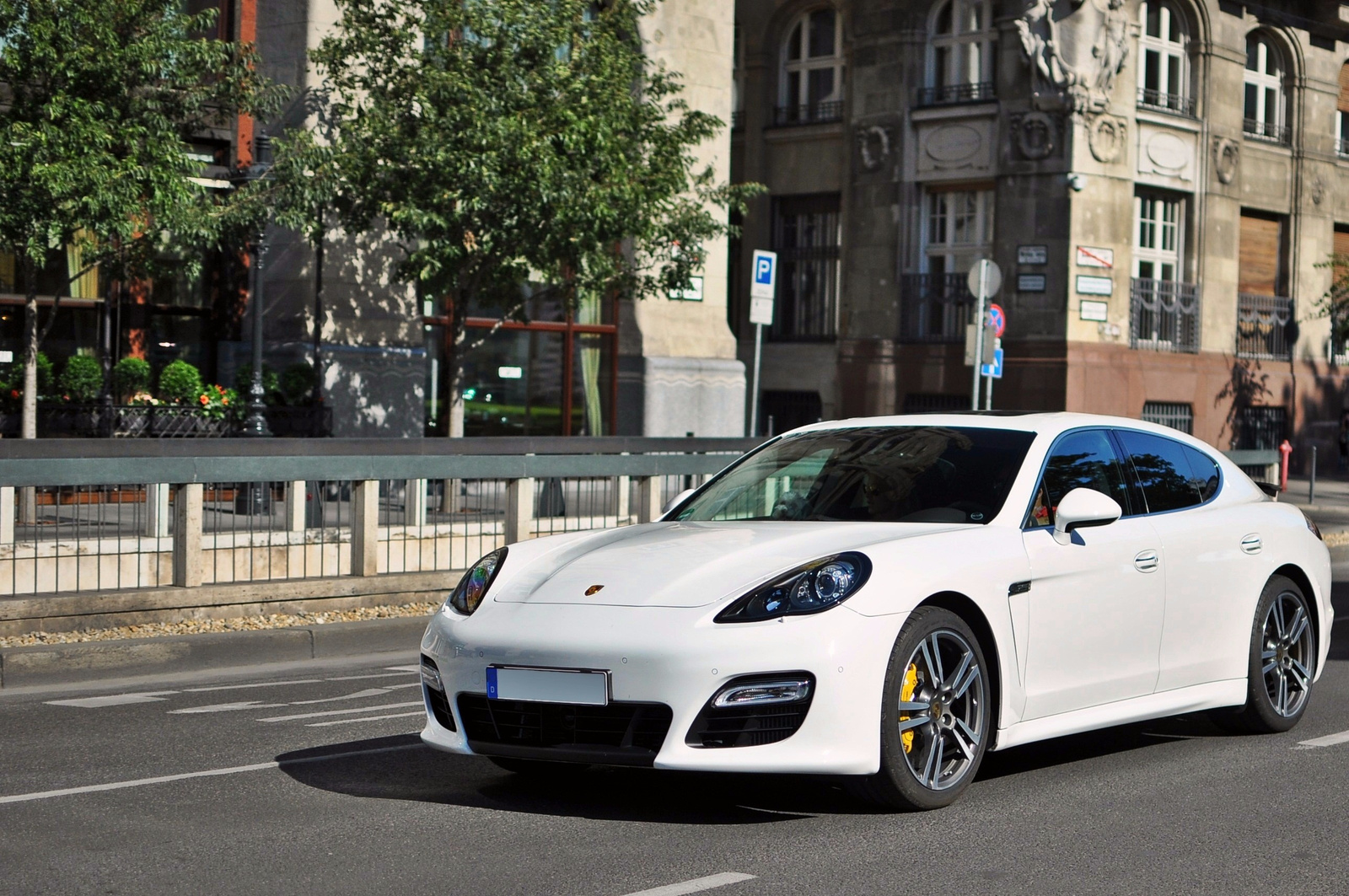 Porsche Panamera 125