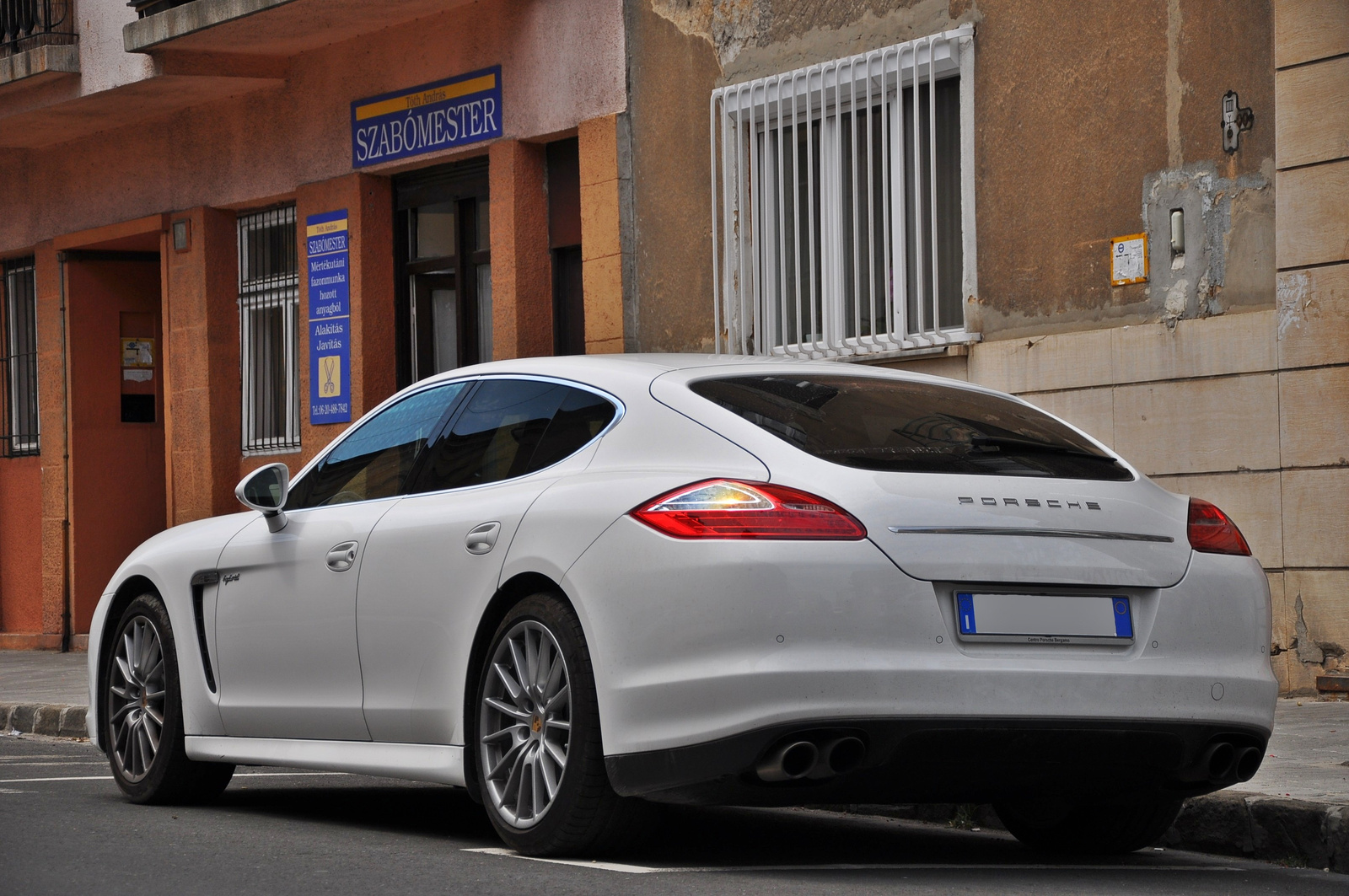 Porsche Panamera 124