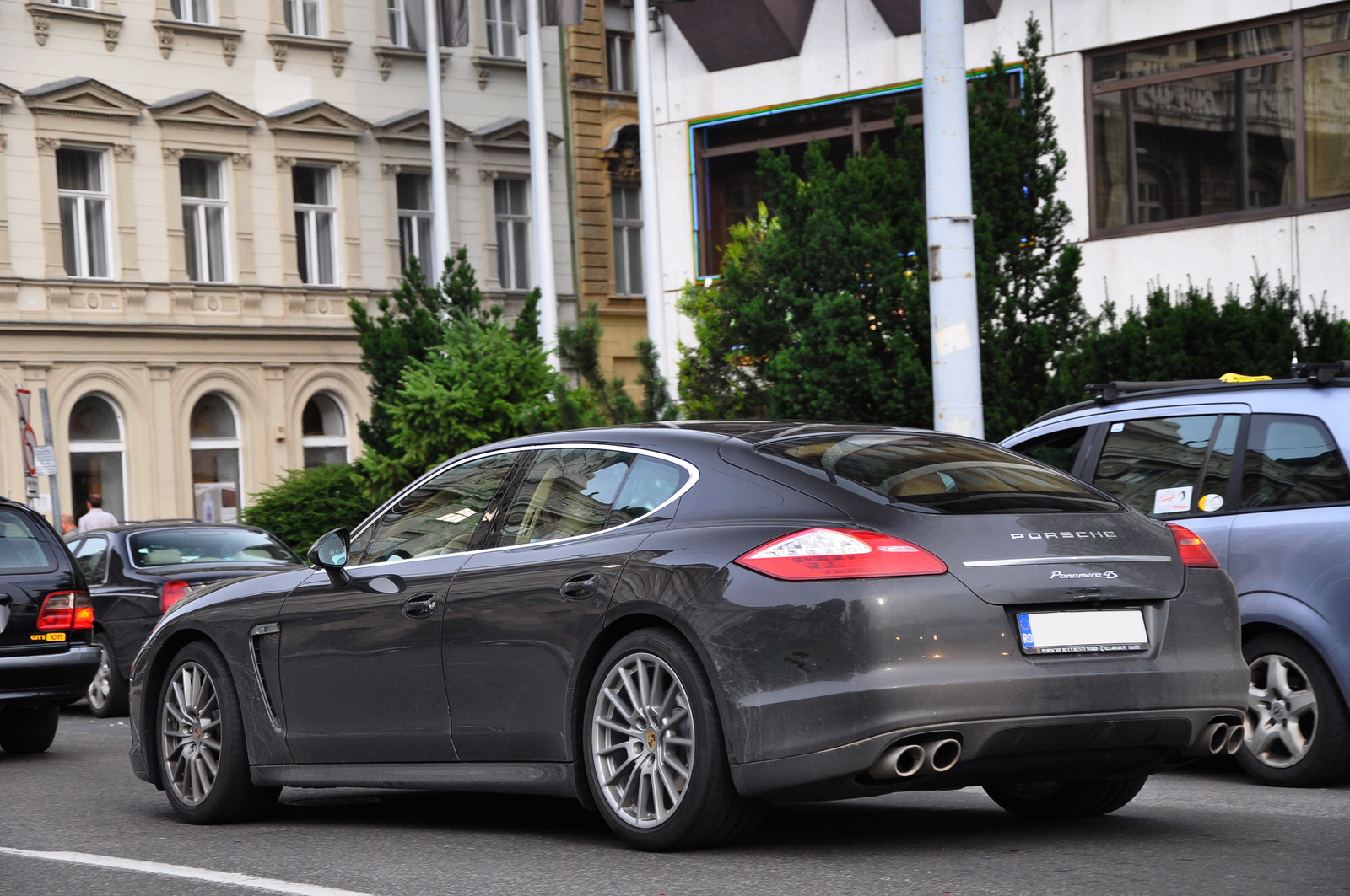 Porsche Panamera 120