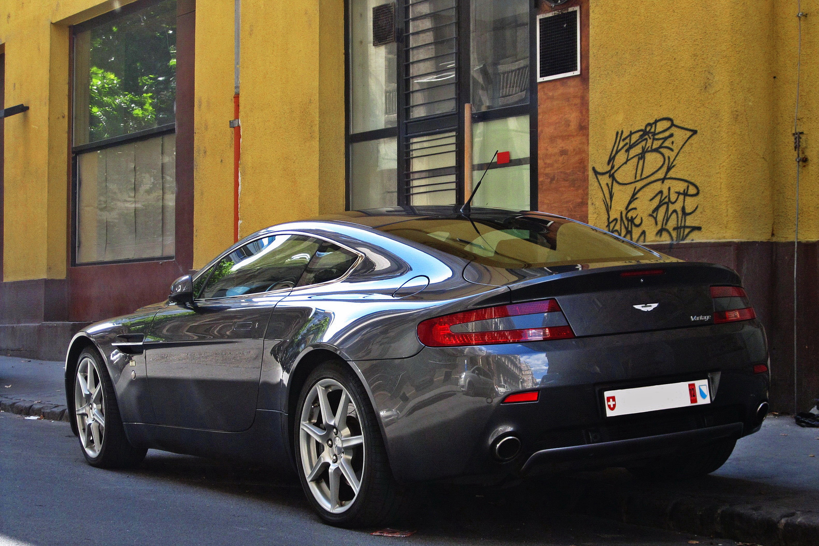 Aston Martin Vantage 069