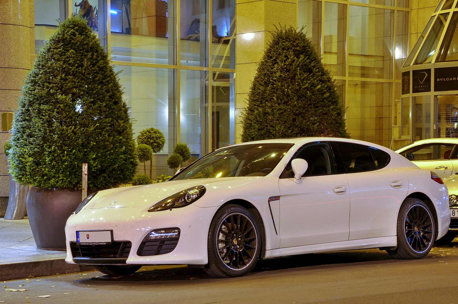 Porsche Panamera 143