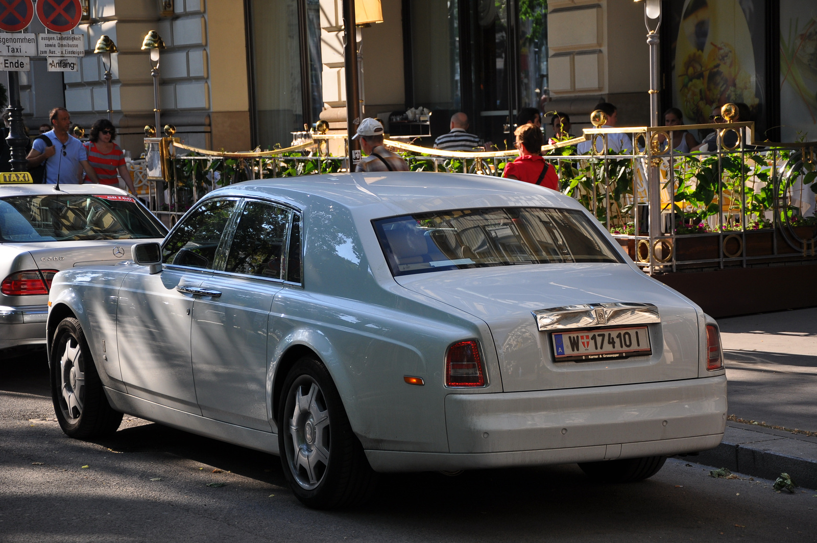 Rolls-Royce Phantom