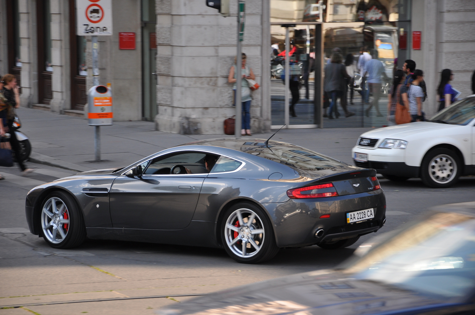 Aston Martin V8 Vantage