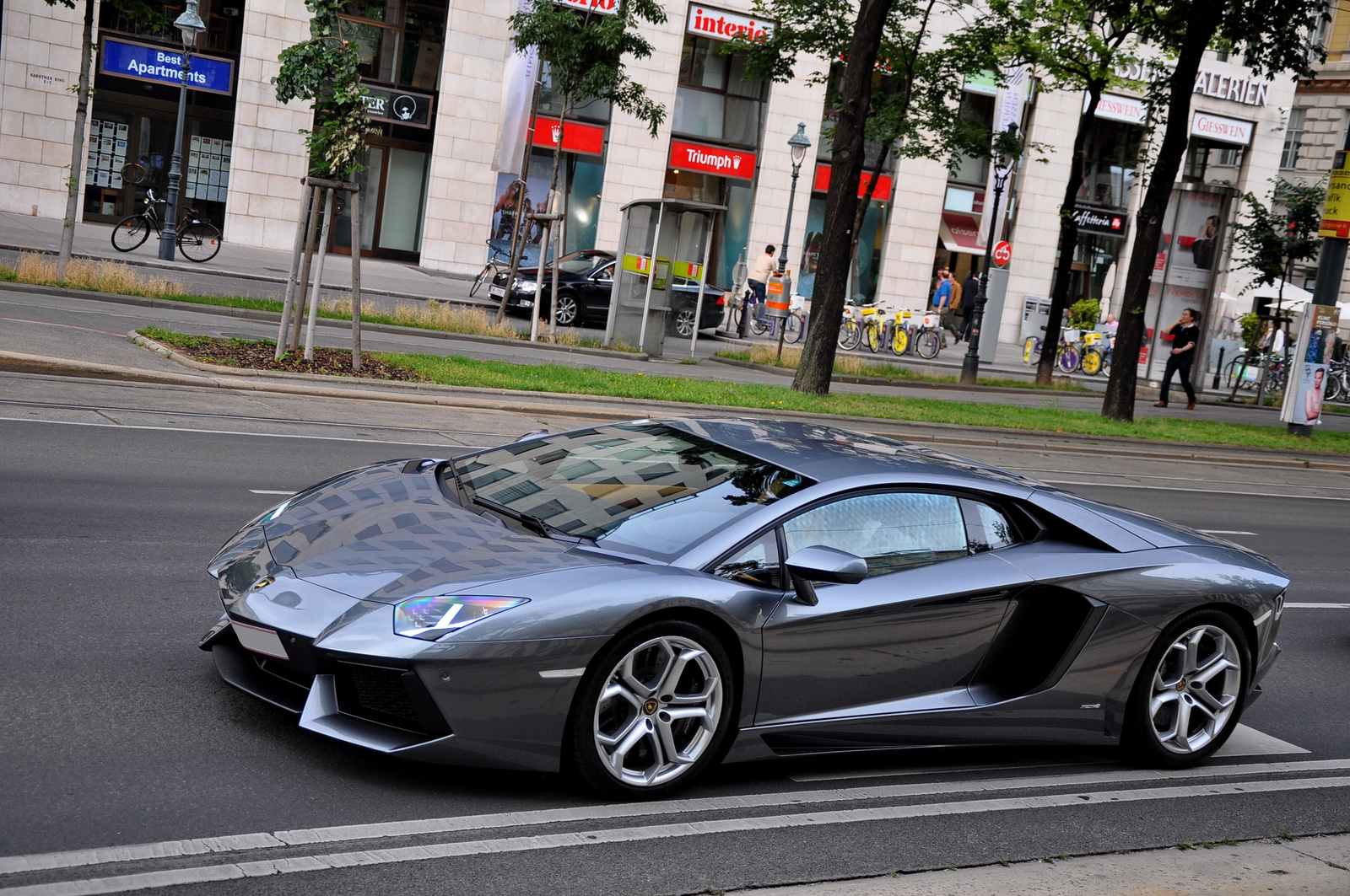 Lamborghini Aventador