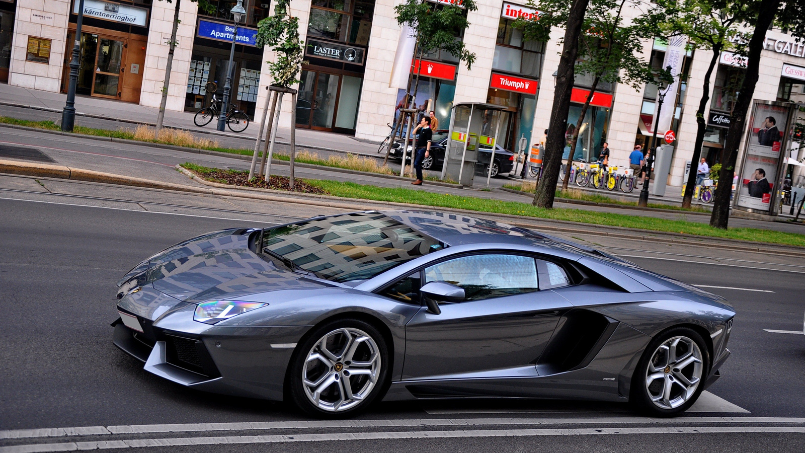 Lamborghini Aventador