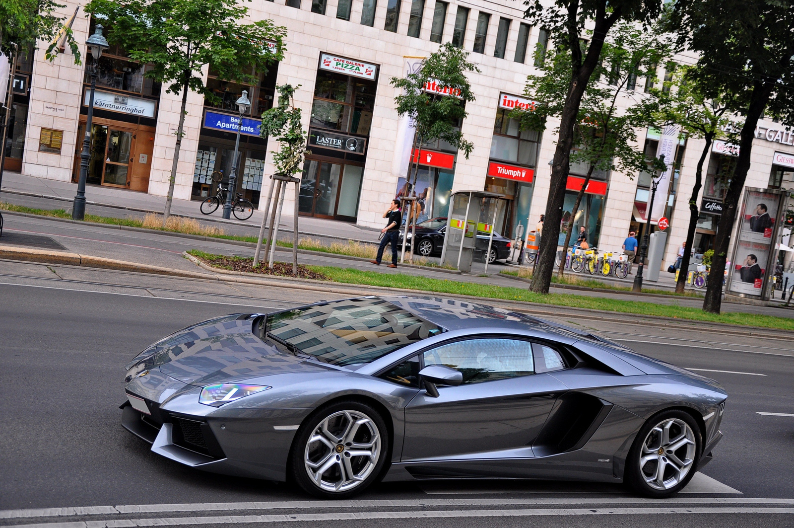 Lamborghini Aventador