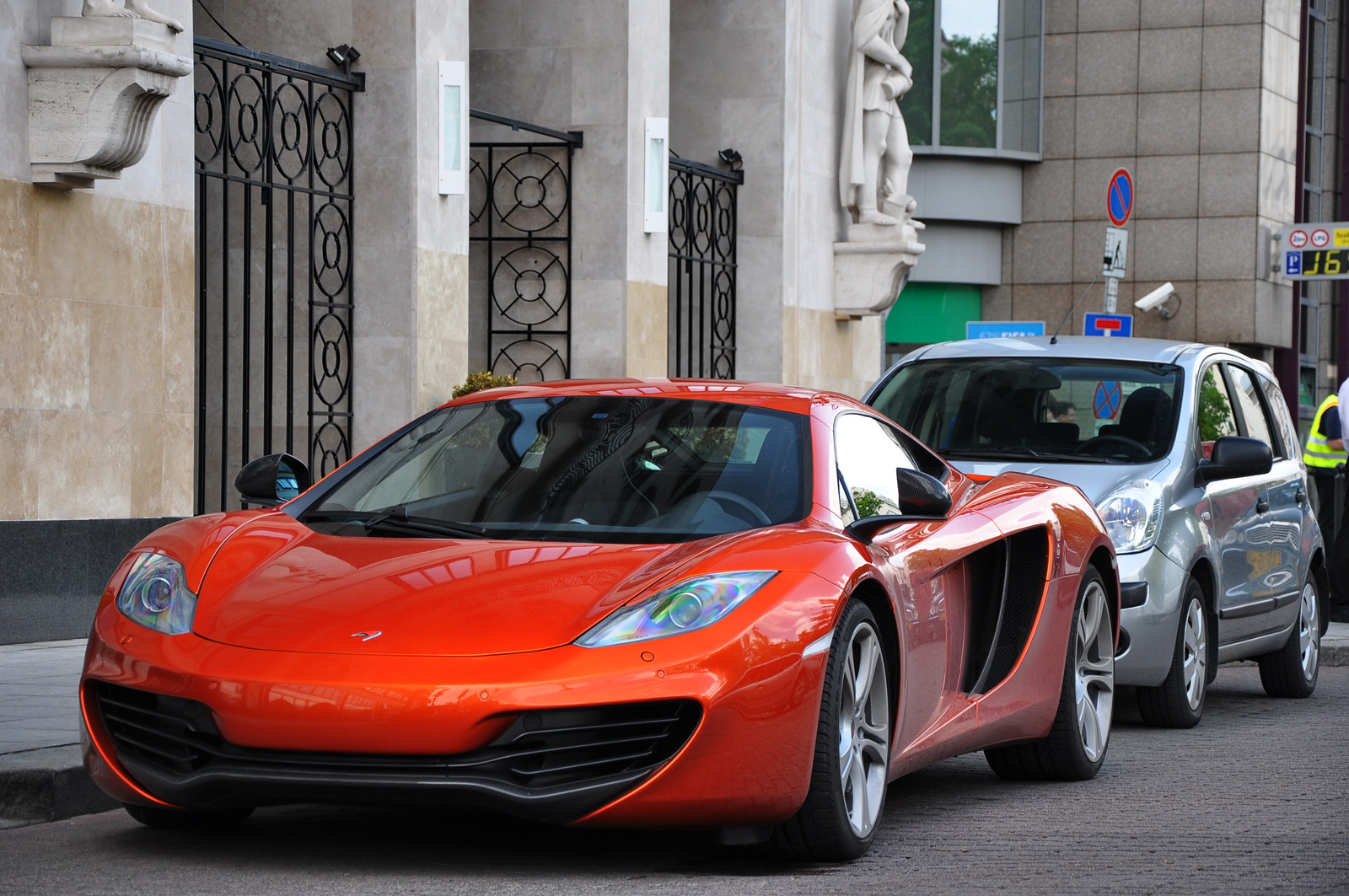 McLaren MP4-12C 001