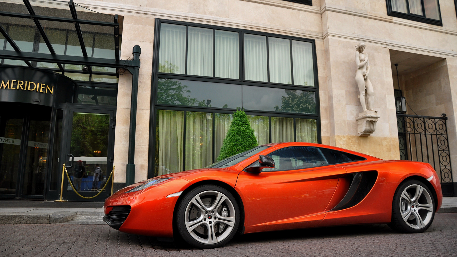 McLaren MP4-12C 010