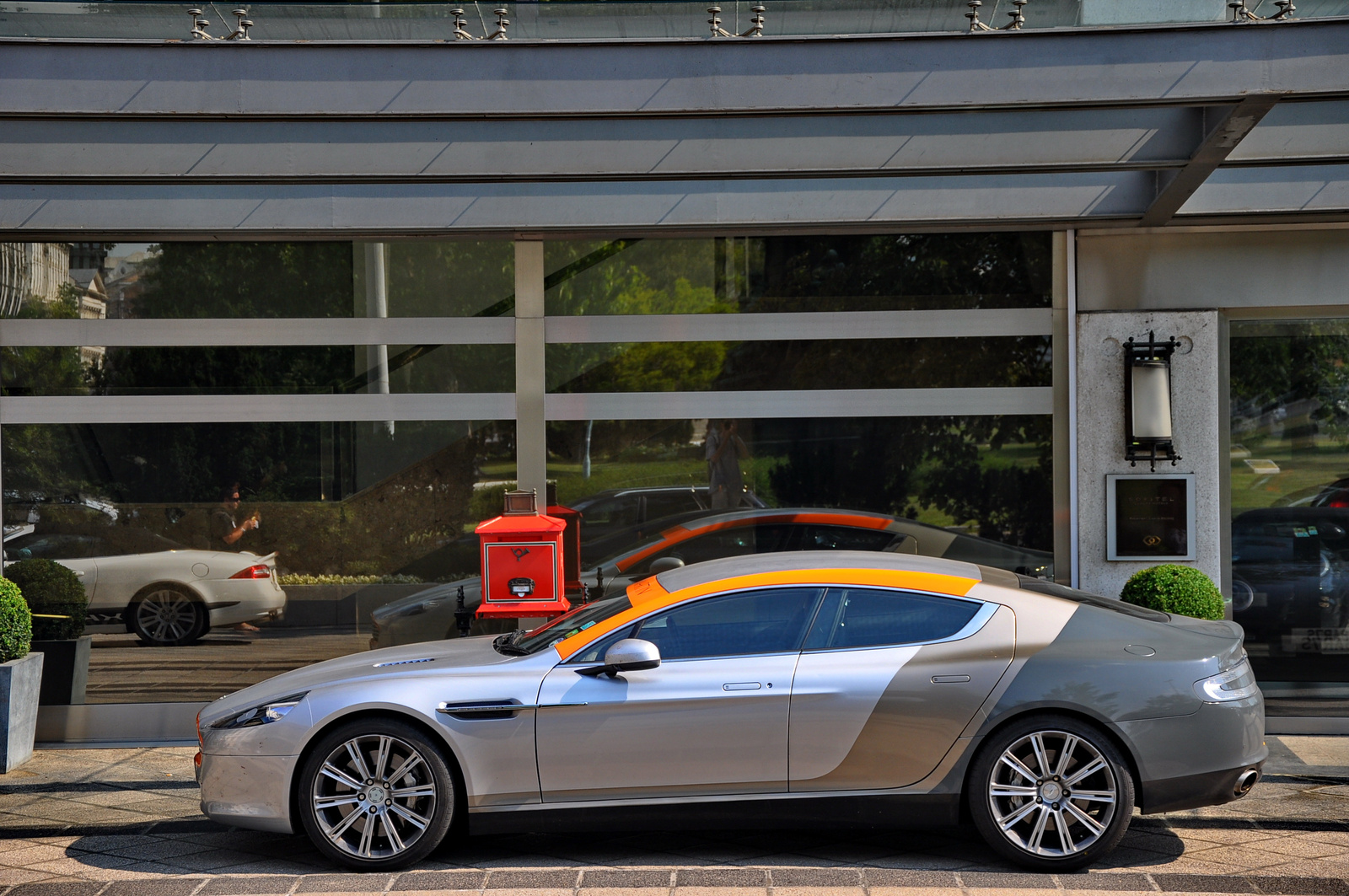 Aston Martin Rapide 008