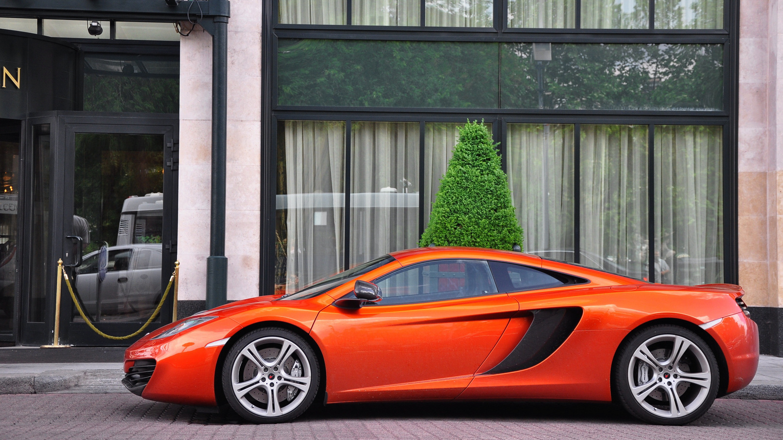 McLaren MP4-12C 007