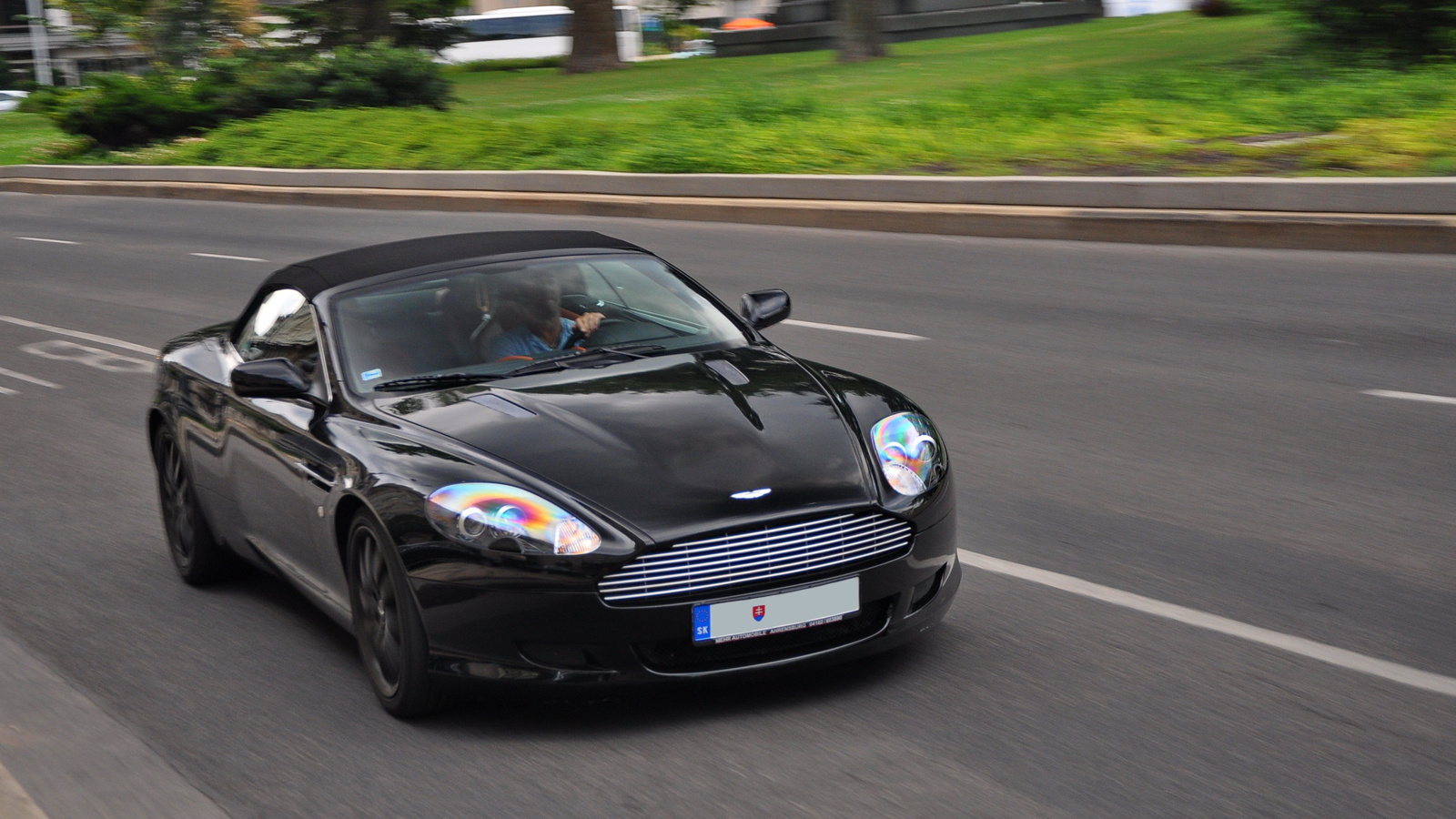 Aston Martin DB9 Volante 105