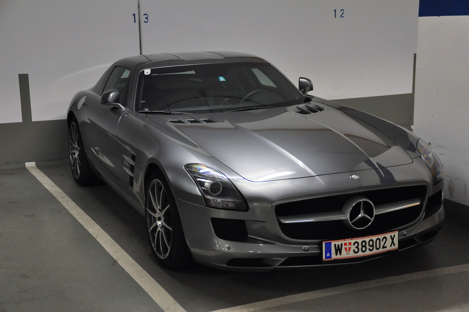 Mercedes SLS AMG