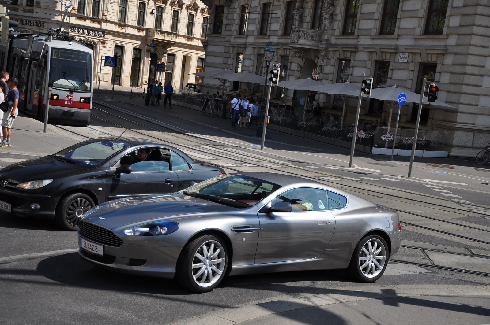 Aston Martin DB9