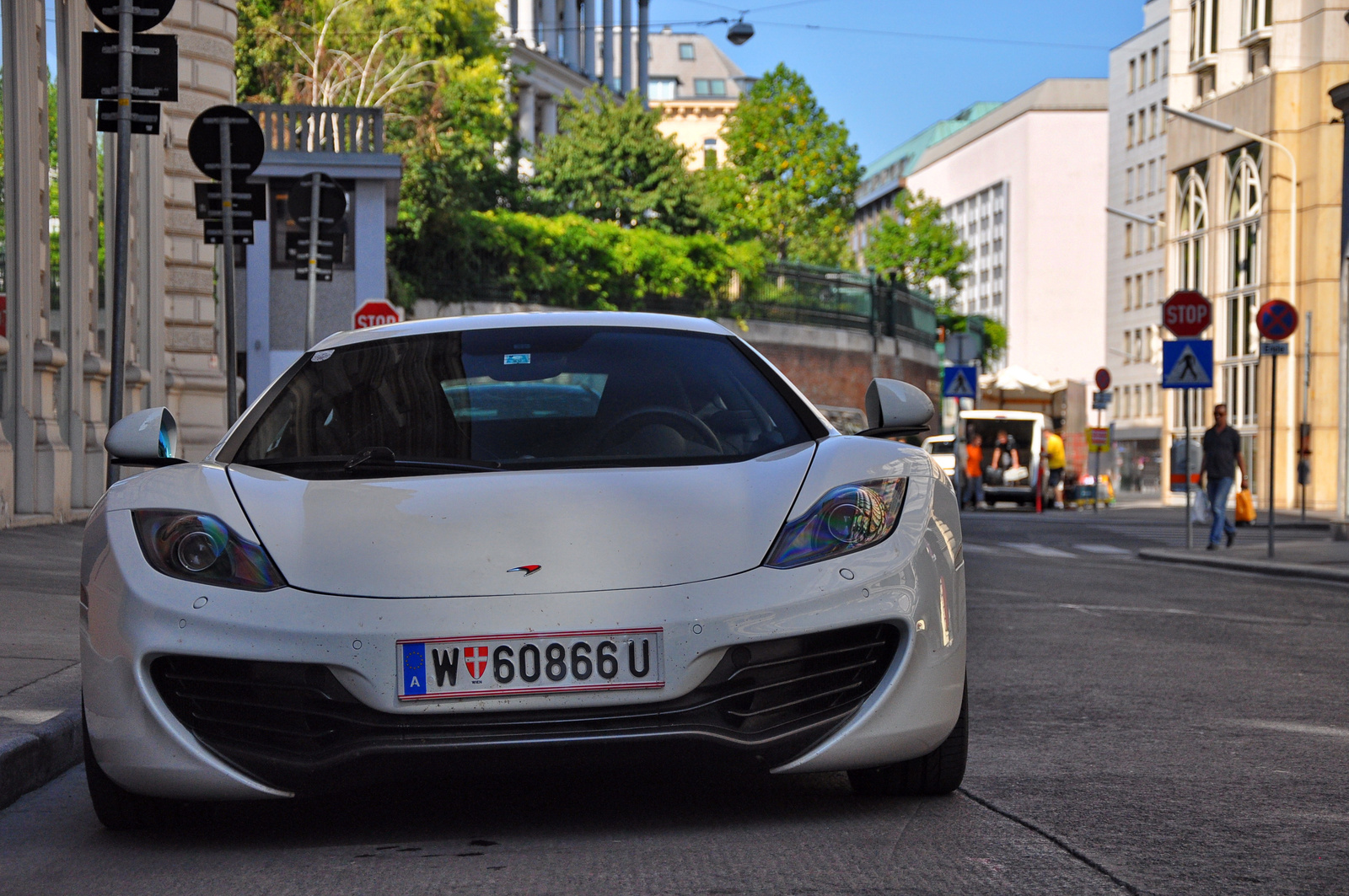 McLaren MP4-12C