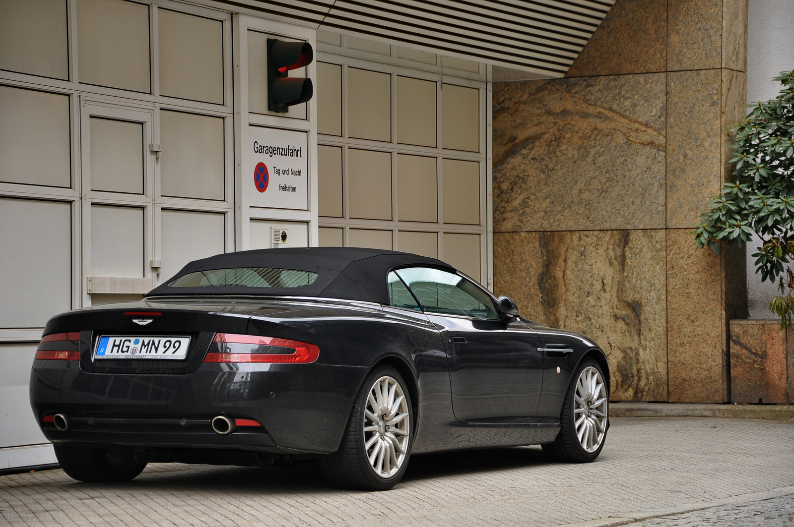 Aston Martin DB9 Volante