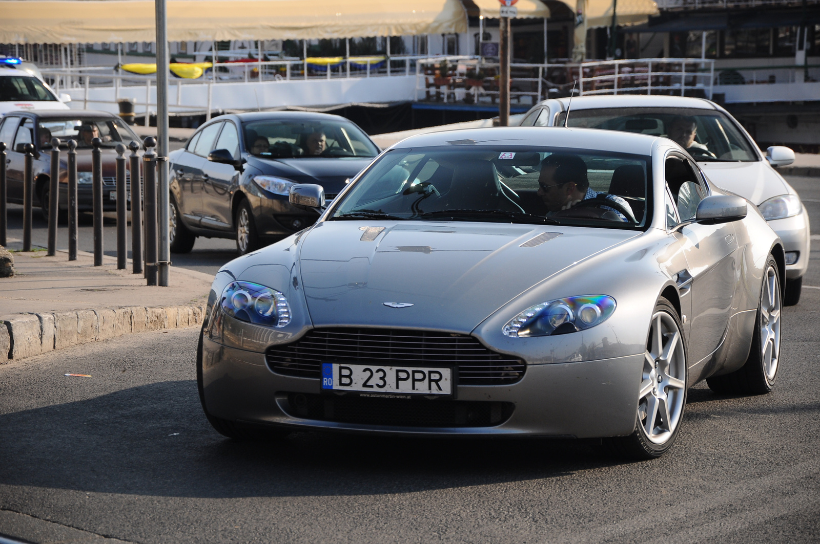 Aston Martin Vantage 076