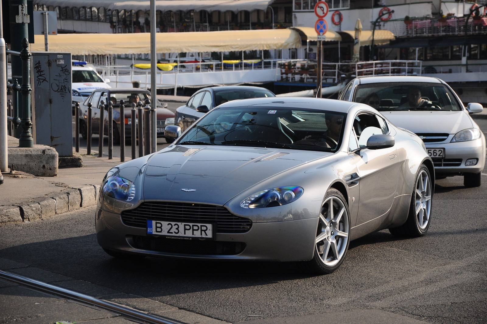 Aston Martin Vantage 077