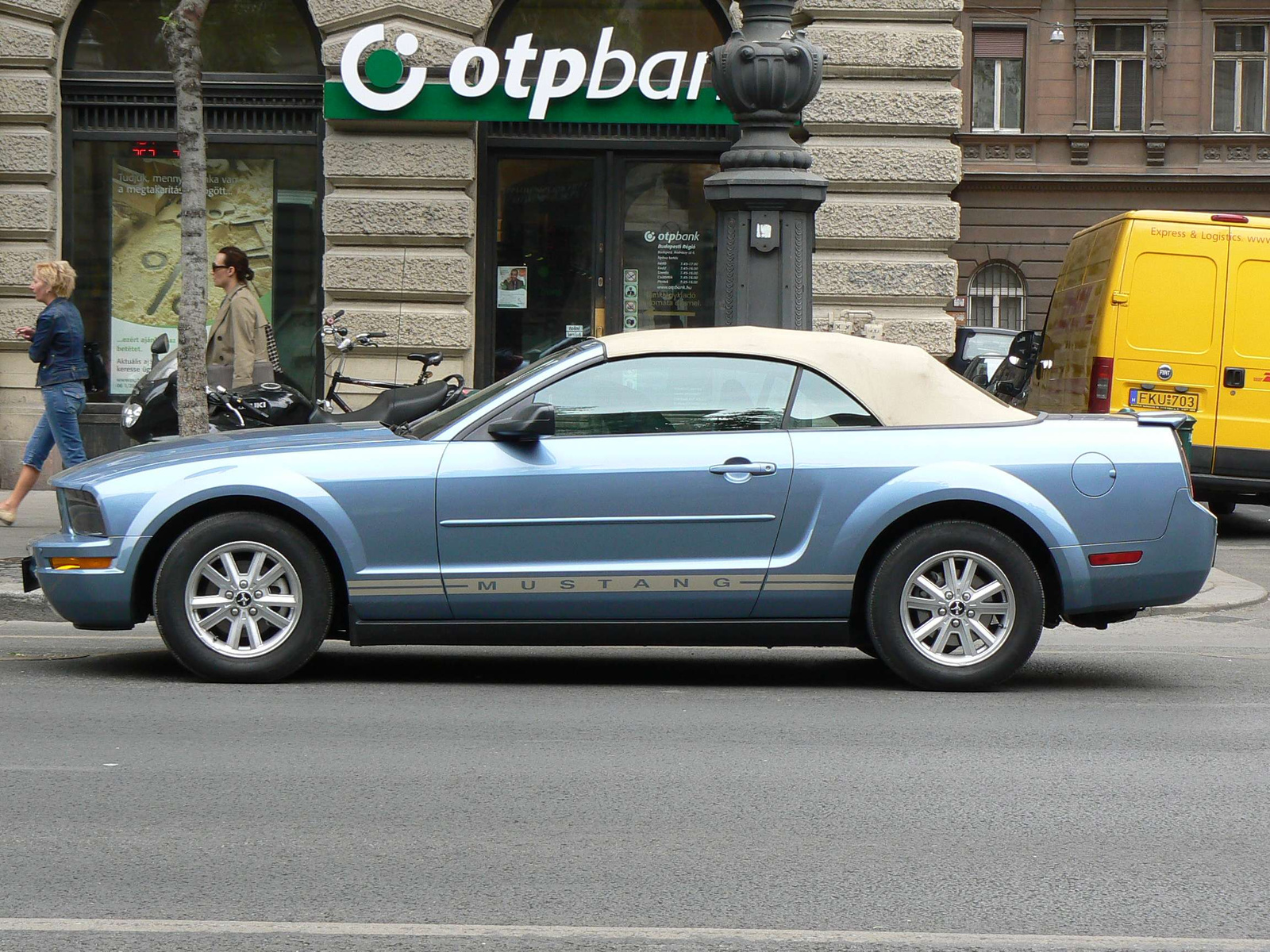 Ford Mustang Convertible 009